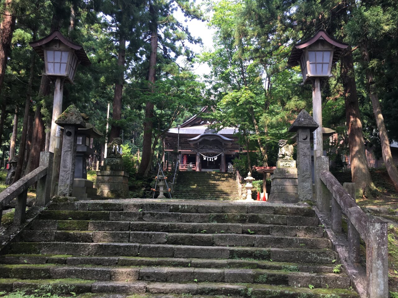 関山神社