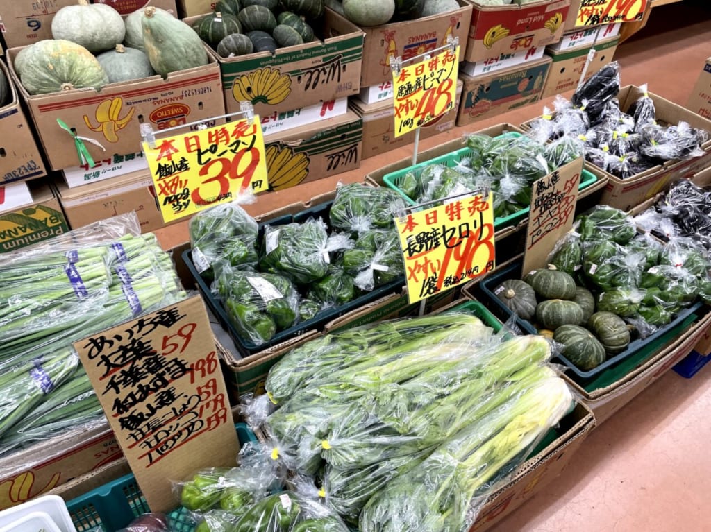 しみず屋店内