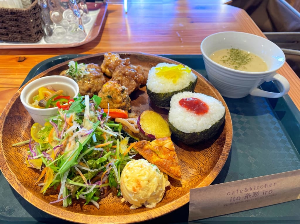 糸彩　おにぎりプレート