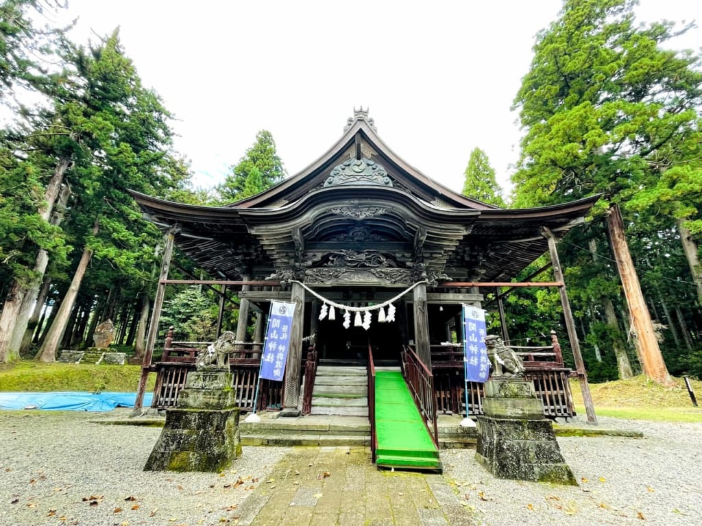 関山神社