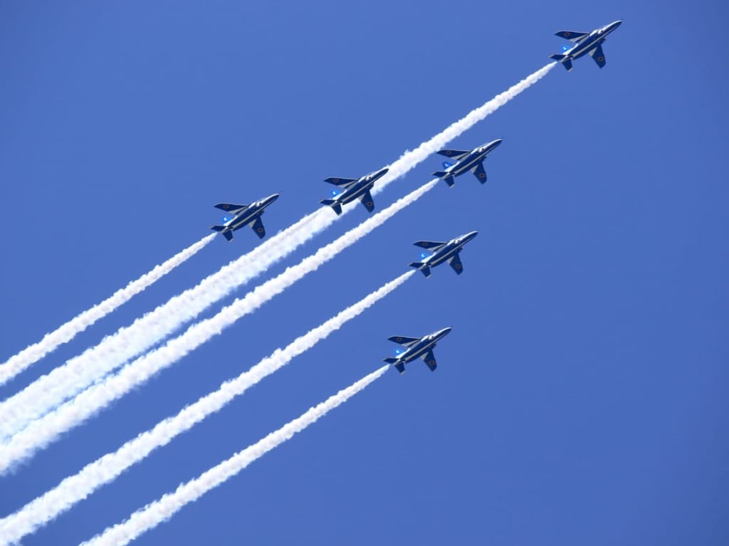 ブルーインパルス　イメージ