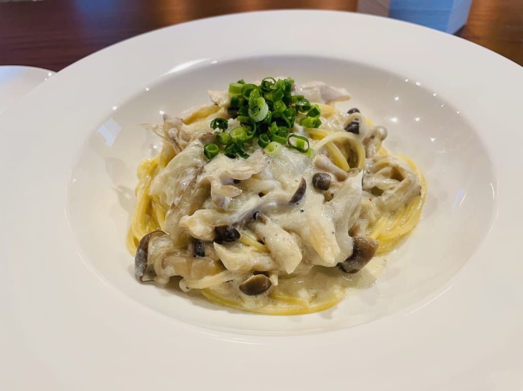 Cafe Ingきのこの味噌クリームパスタ