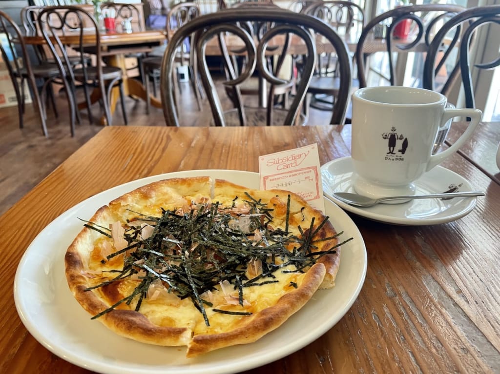 Coffee Shop びんのかけらのいなかピザ