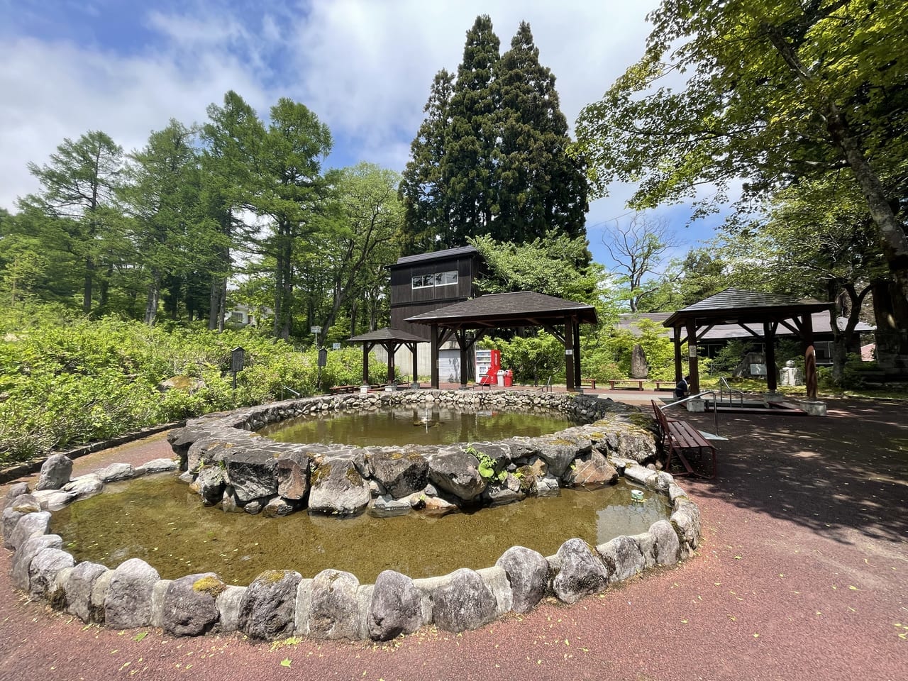 赤倉温泉の足湯公園