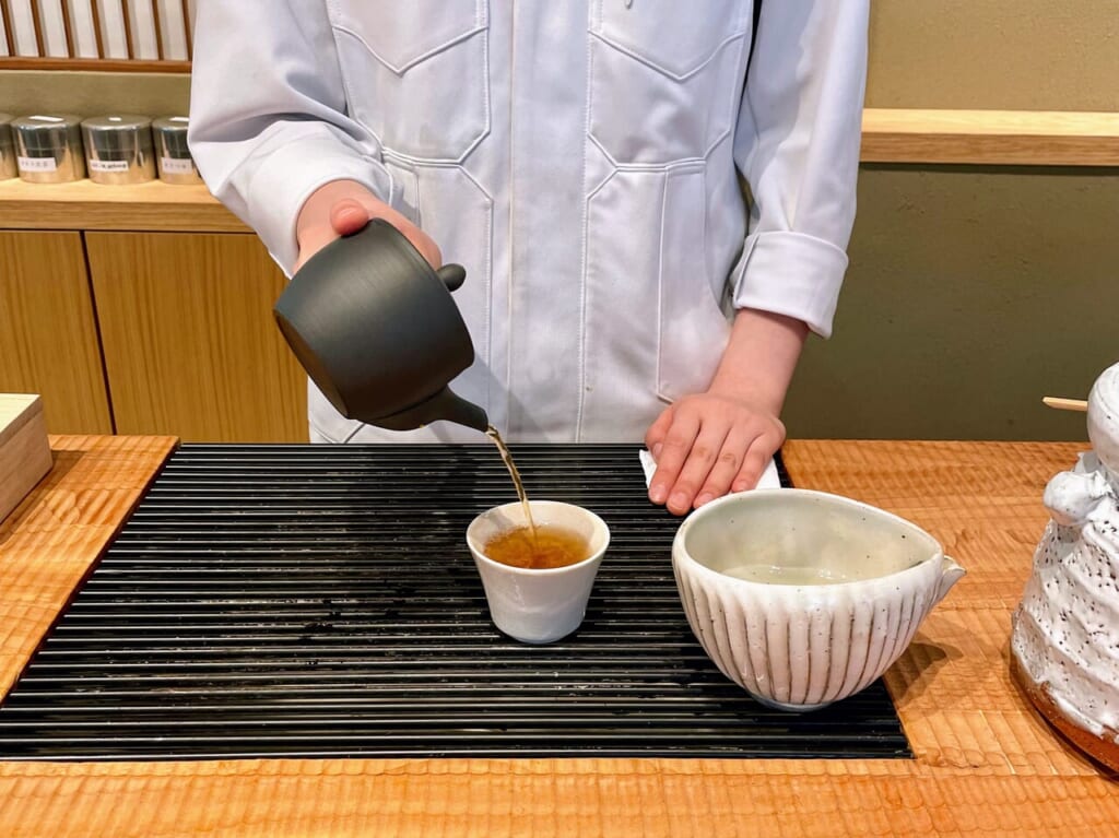 多賀茶焙煎所の茶室