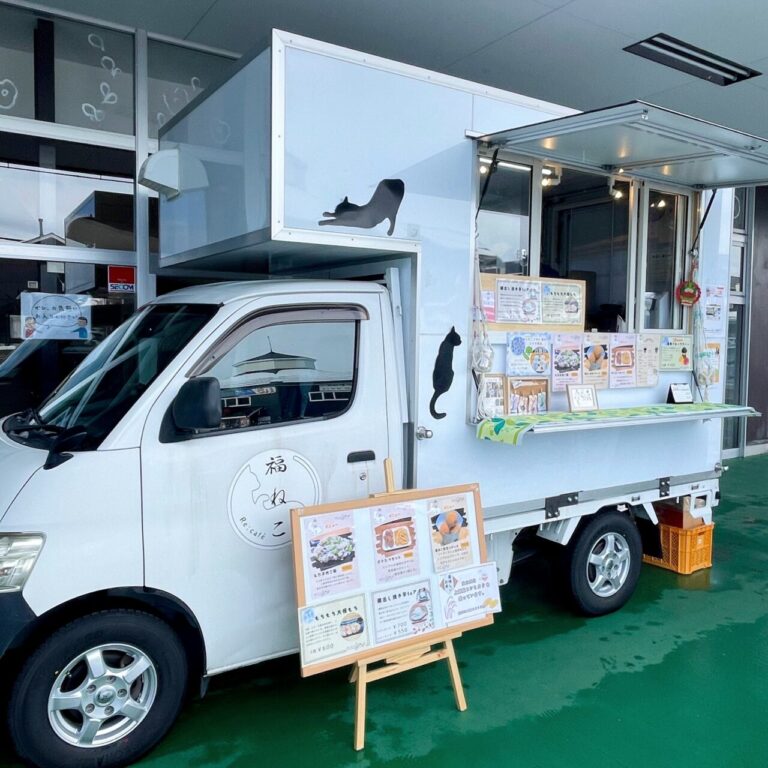 福ねこ Re:cafeのキッチンカー