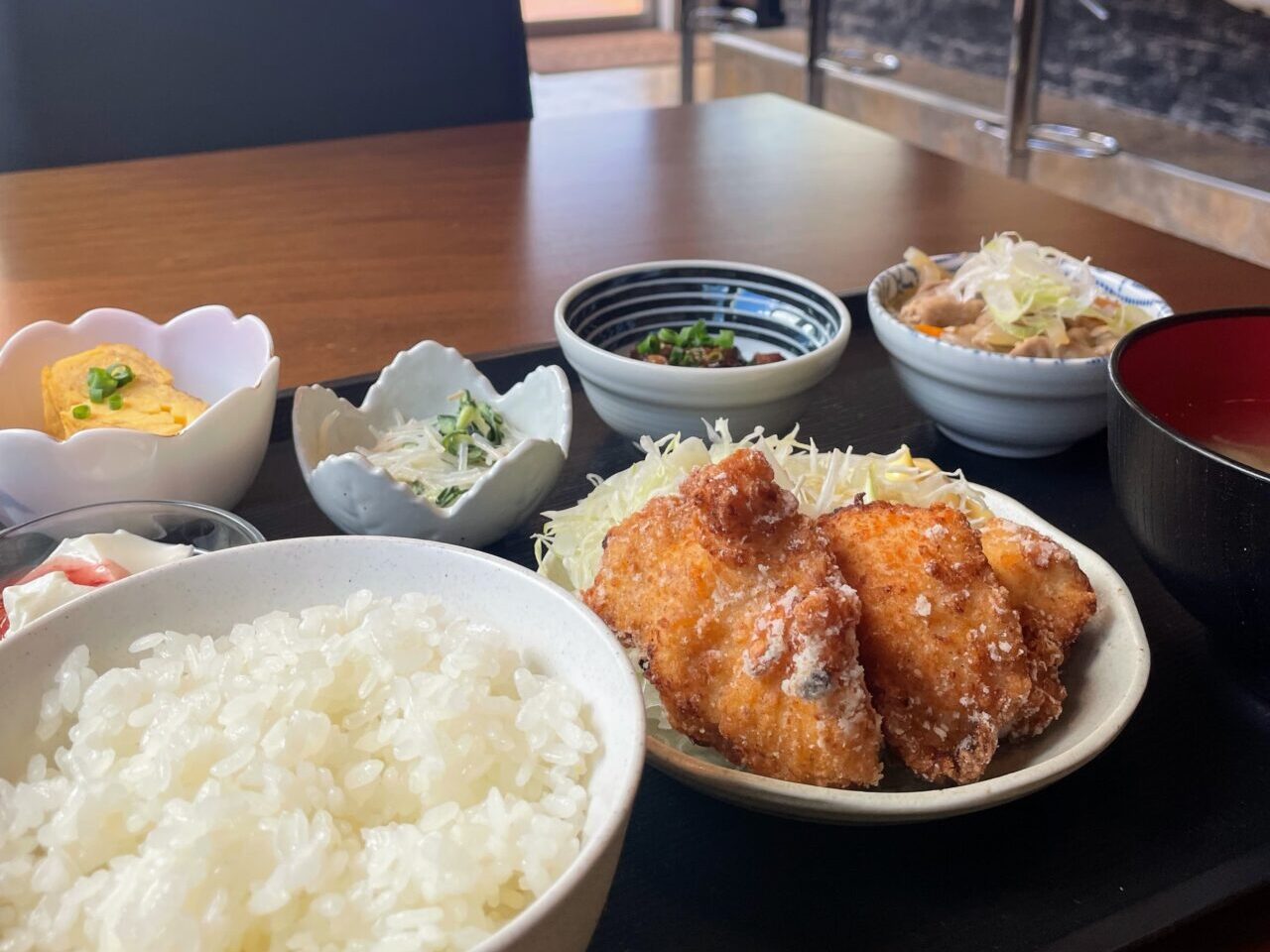 よんまる。の定食
