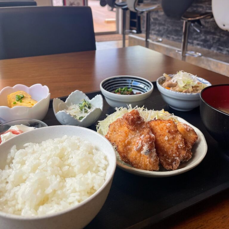 よんまる。の定食