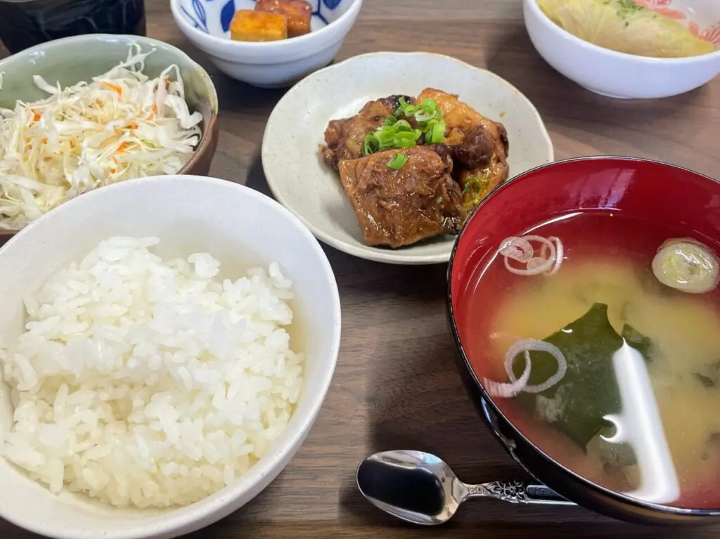 よんまる。日替わり定食
