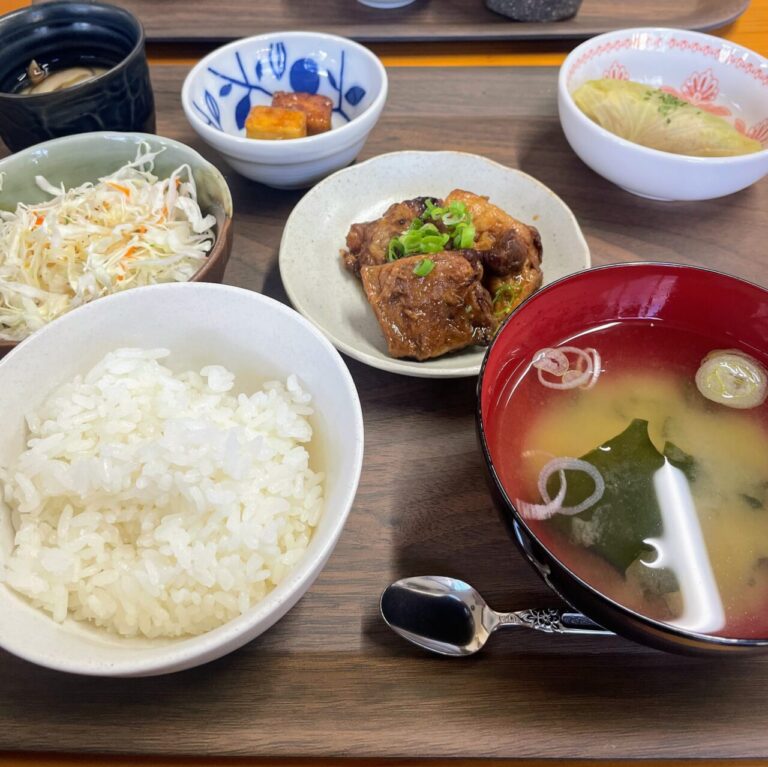 よんまる。日替わり定食