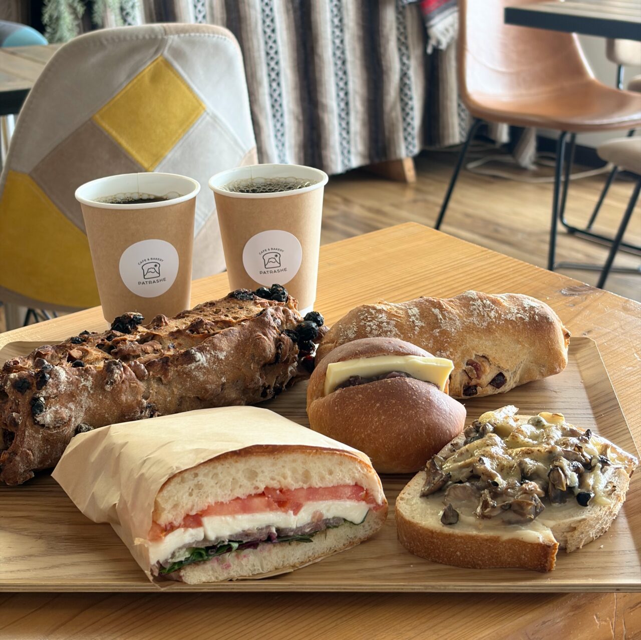 CAFE&BAKERY PATRASHE (カフェ&ベーカリー パトラッシュ)