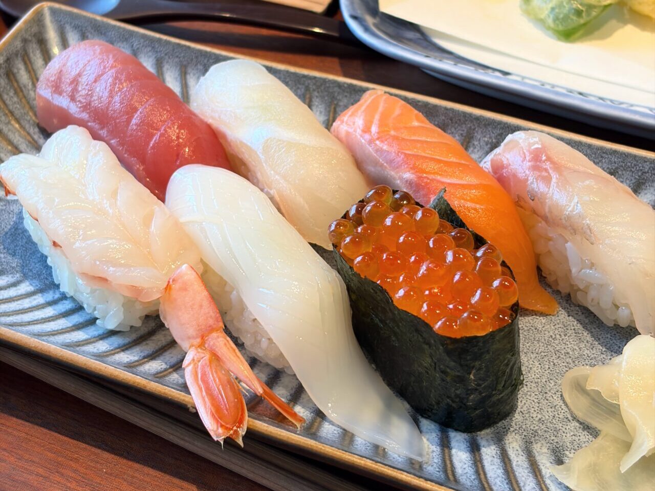 SUSHI DINING 漣