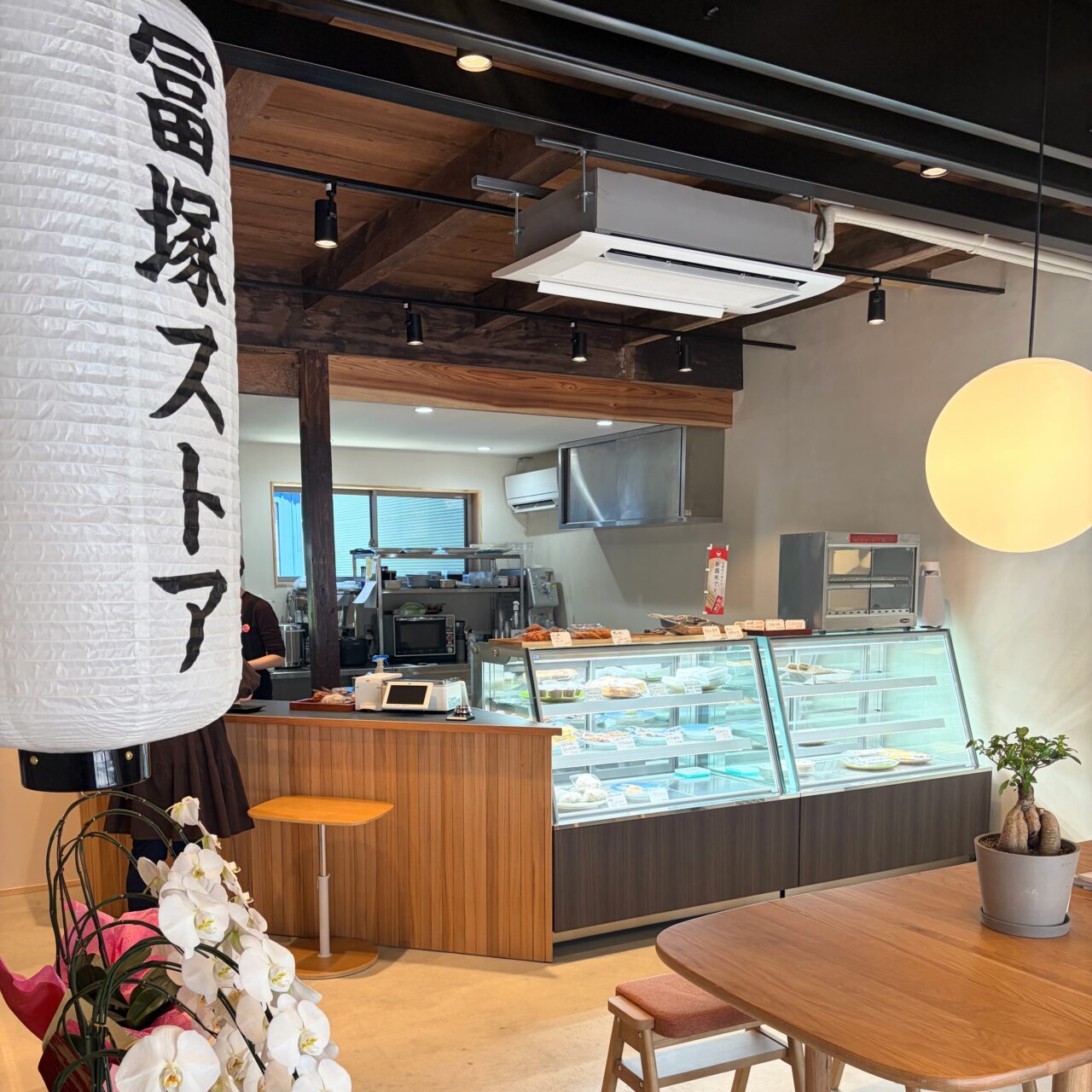 リーズナブルなお弁当とお惣菜のお店「冨塚ストア」がプレオープン中