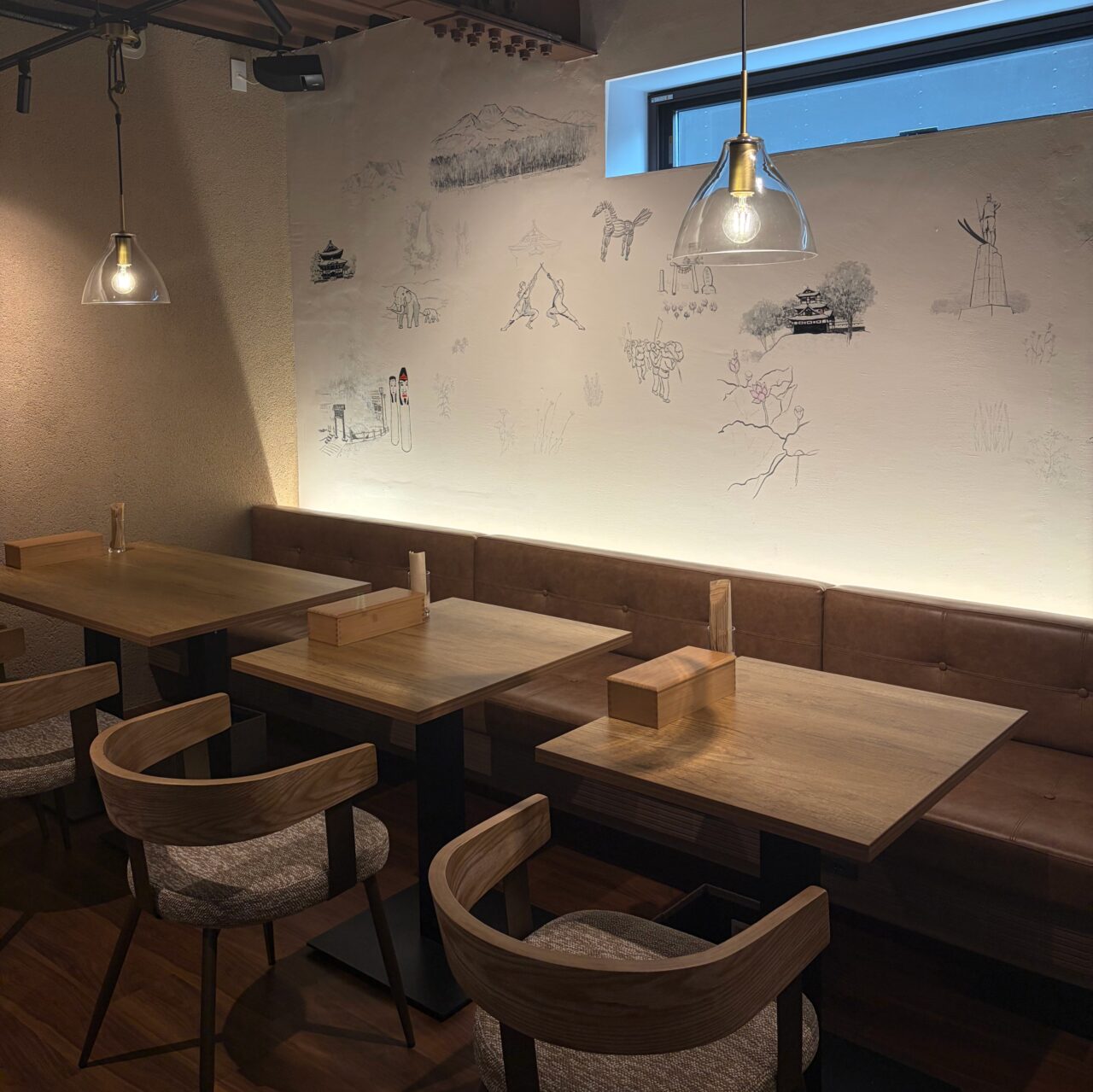 北国街道の宿場町に、人がつながる灯りを。ランチやディナーも楽しめる「TOMO cafe.」がオープン