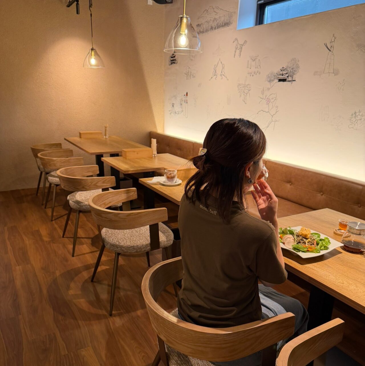 北国街道の宿場町に、人がつながる灯りを。ランチやディナーも楽しめる「TOMO cafe.」がオープン