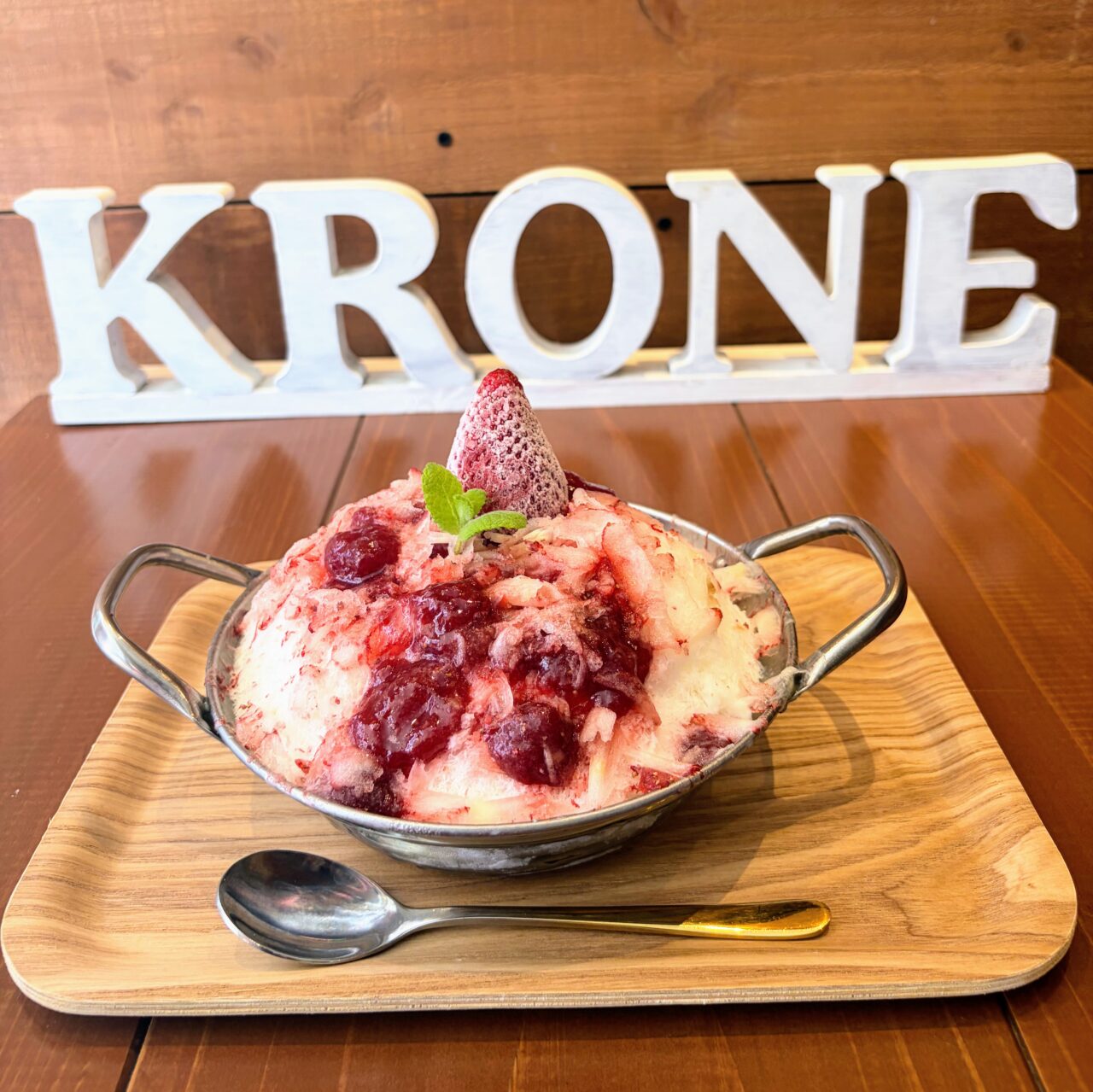 期間限定! KRONE(クローネ)で韓国発祥のふわっふわ新感覚スイーツ“糸ピンス”が味わえる